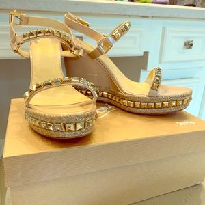 Christian Louboutin nude patent leather wedges